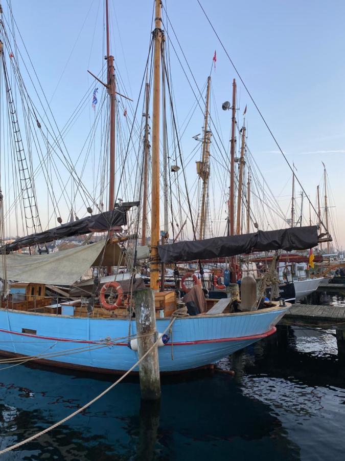 Zentrumsnahe Schoene Altbauwohnung Bis 4 Personen Flensburg Exteriér fotografie